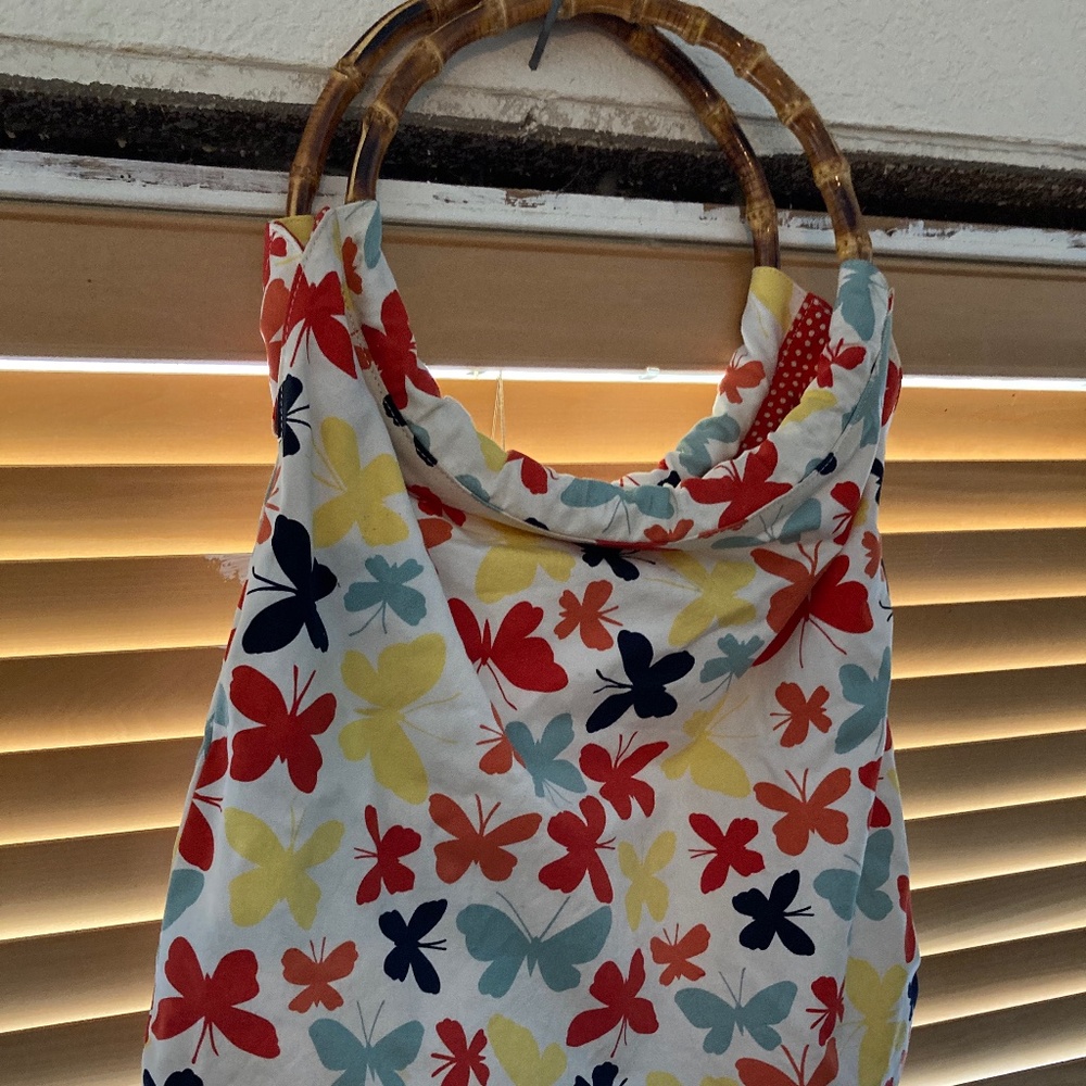 Landsend fabric bag with wooden handles